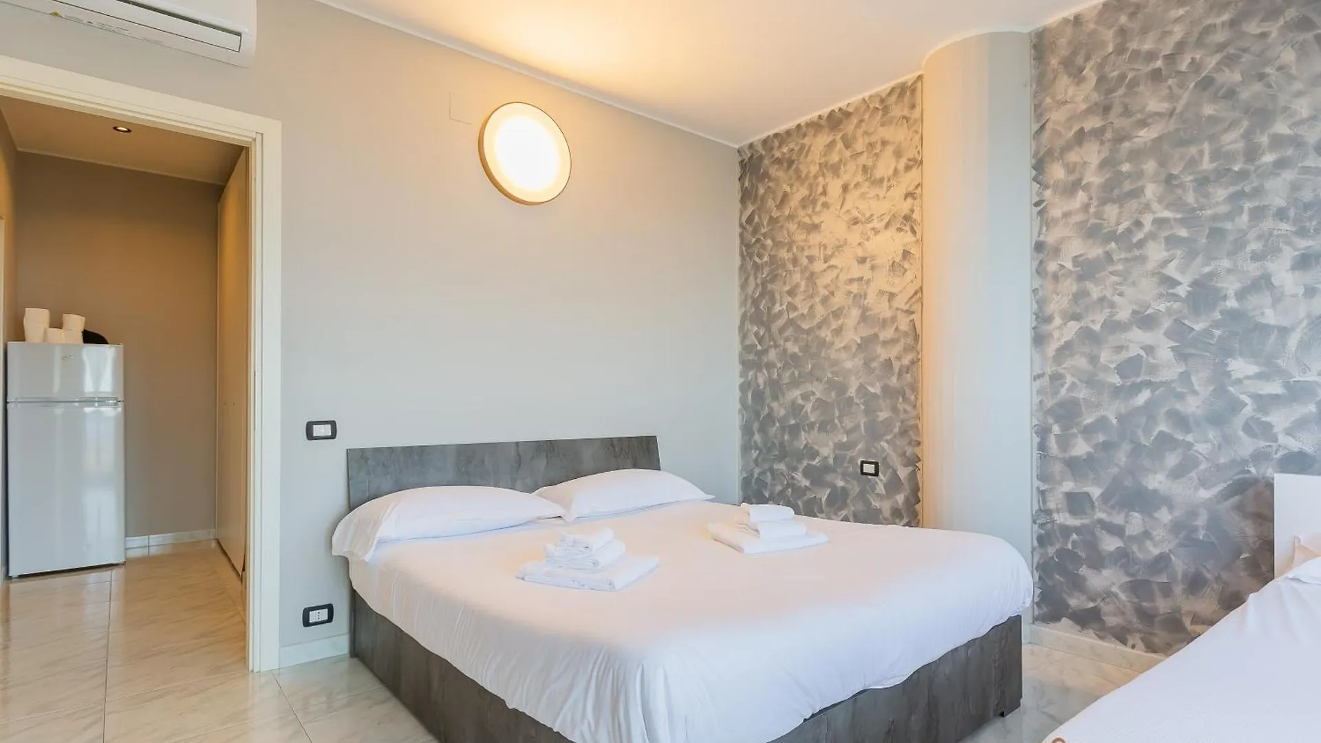 The Boat Apartment By Apulia Accommodation Bari 0*,