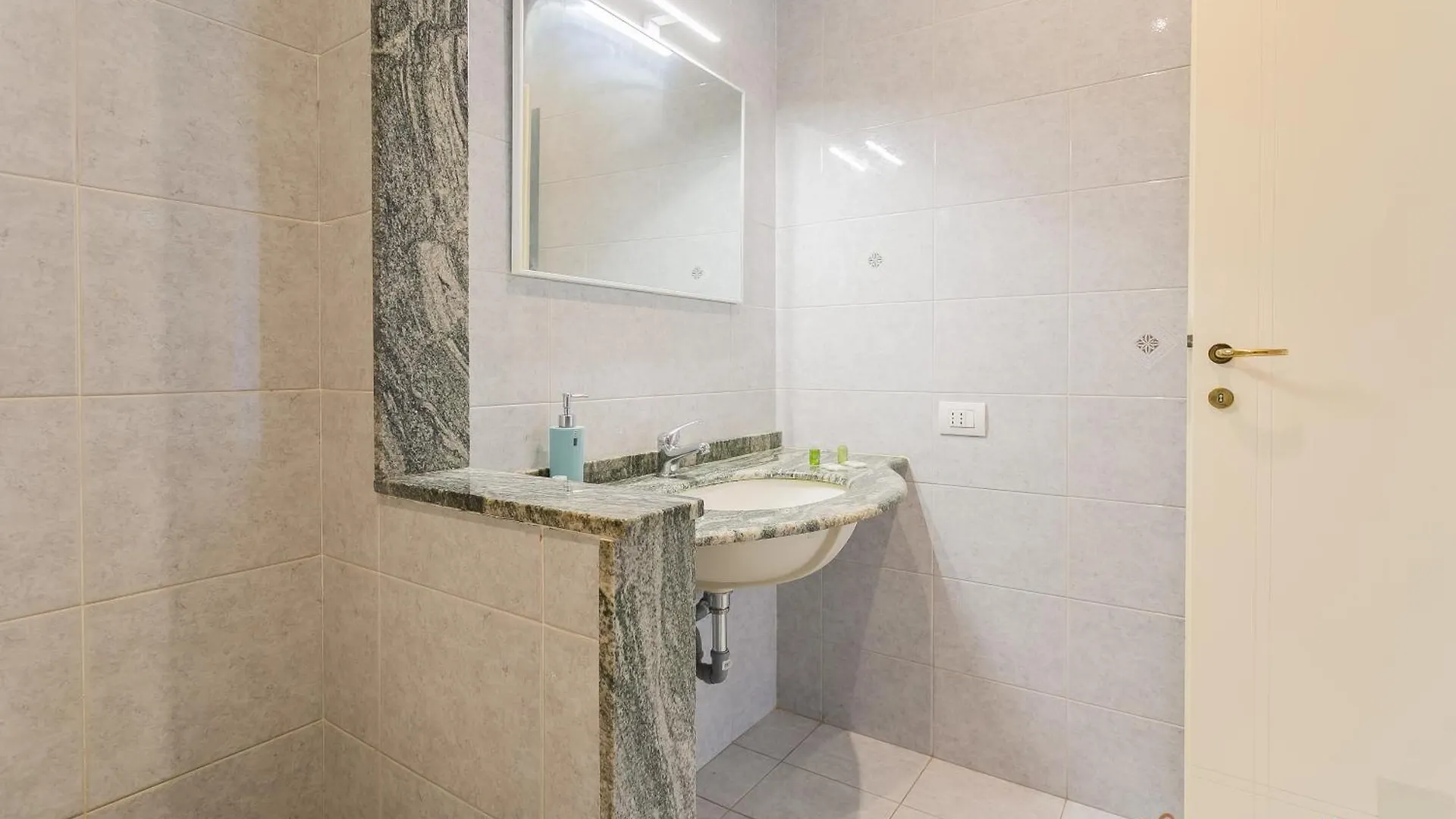 The Boat Apartment By Apulia Accommodation Bari